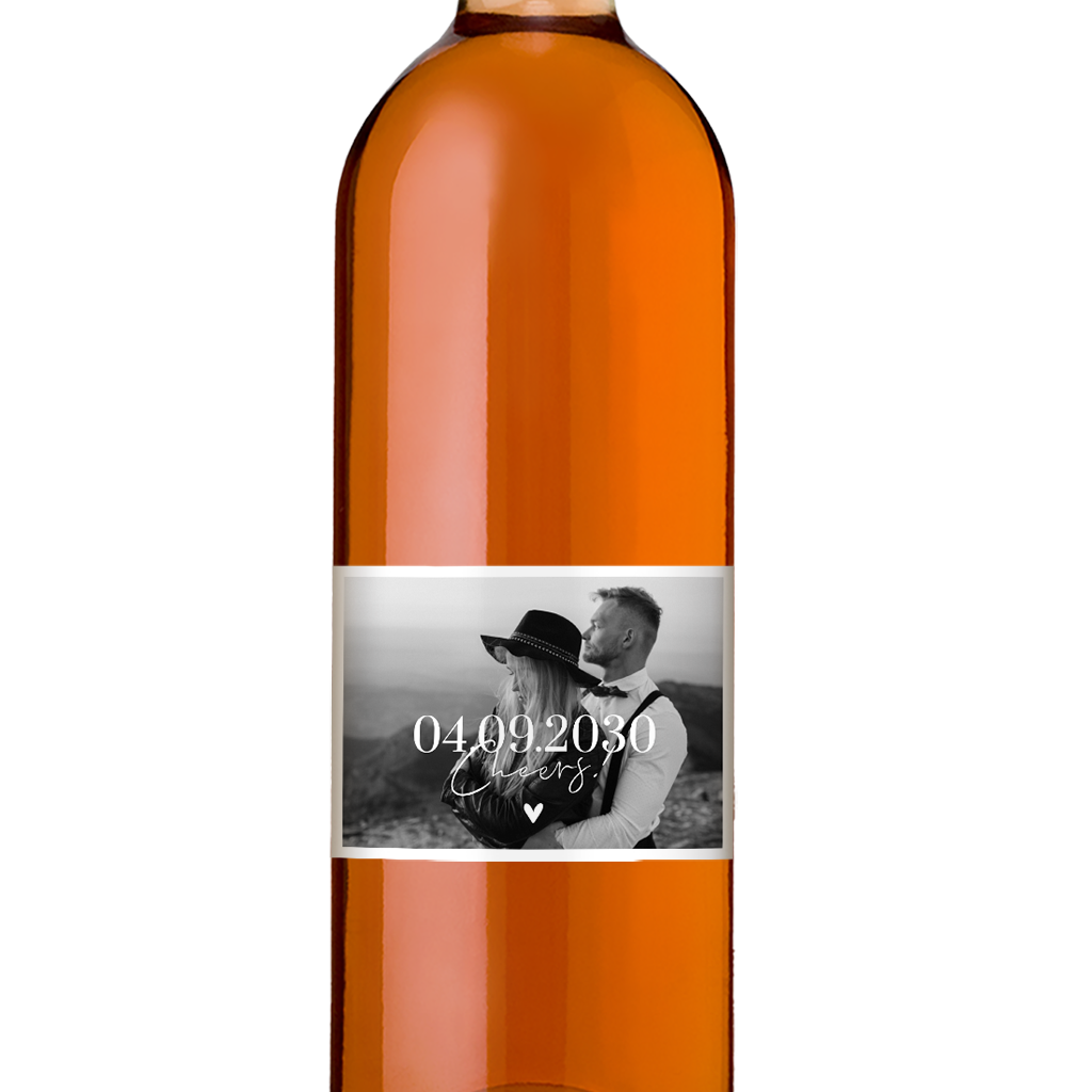 Wijnetiket typografisch met foto