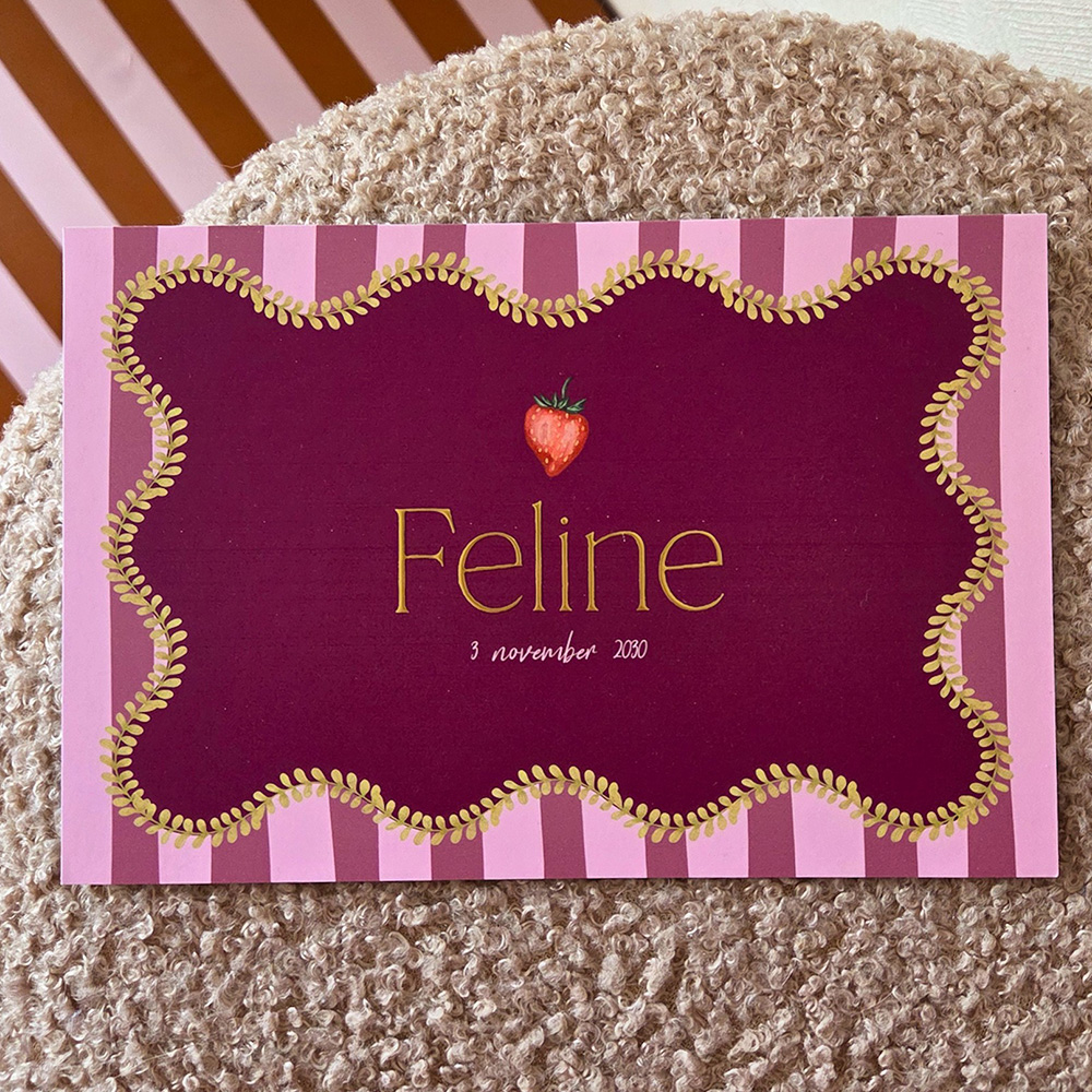 Boho geboortekaartje voor een meisje met strepen en aardbei