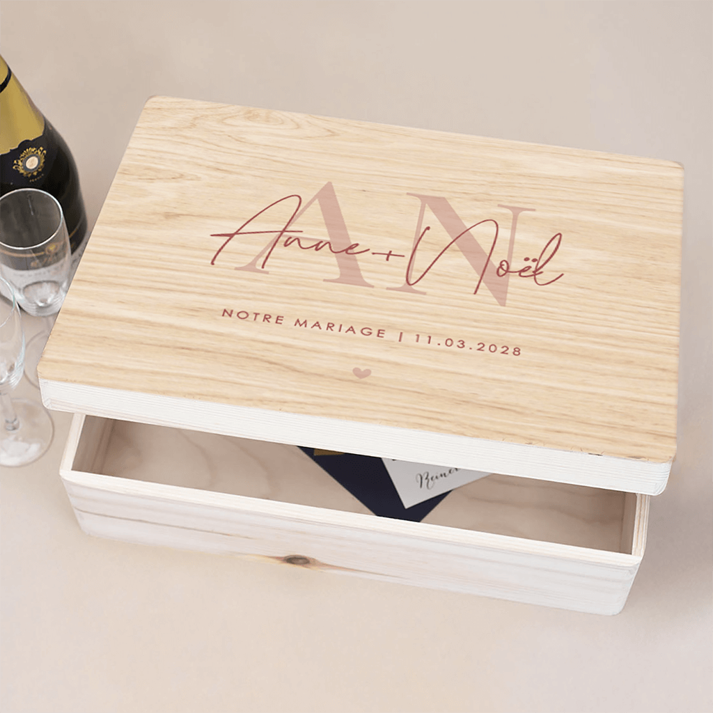 Boîte à souvenirs avec initiales des mariés