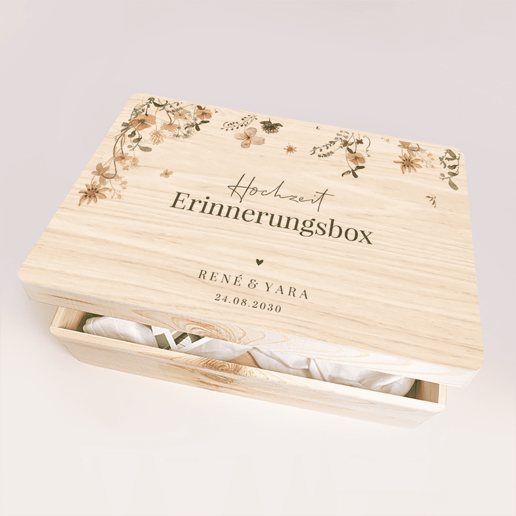 Erinnerungskiste zur Hochzeit mit Wildblumen