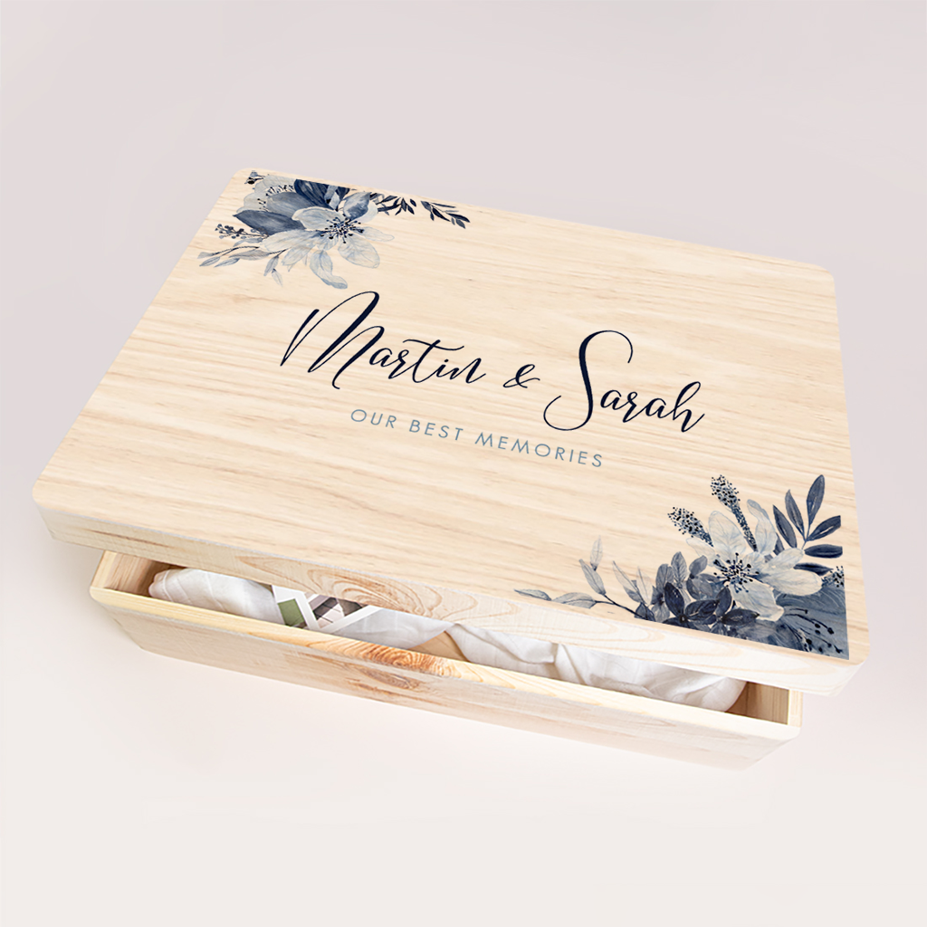 Erinnerungsbox Hochzeit mit romantischen, blauen Blumen