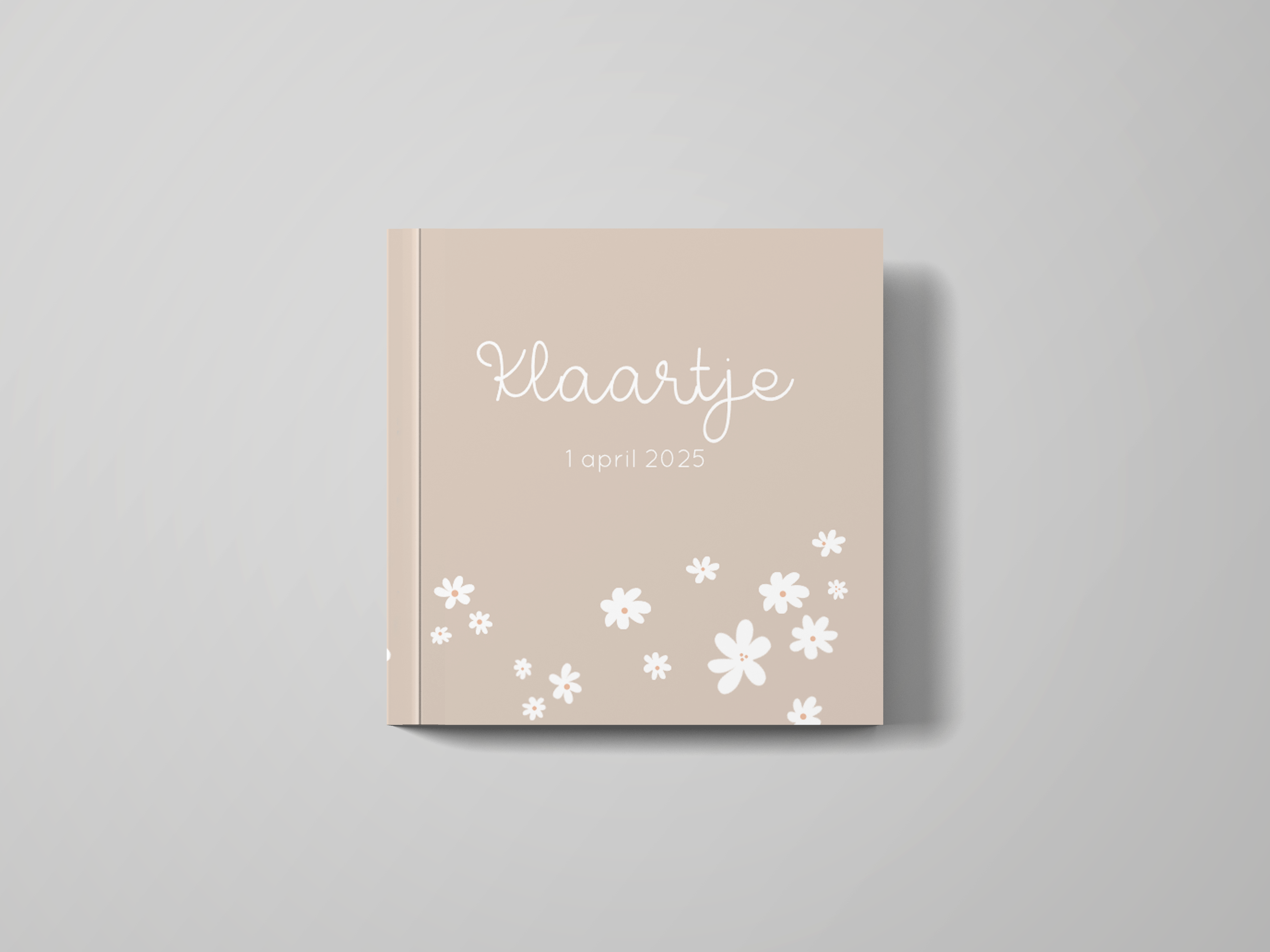 kraambezoekboek in beige met witte bloemen