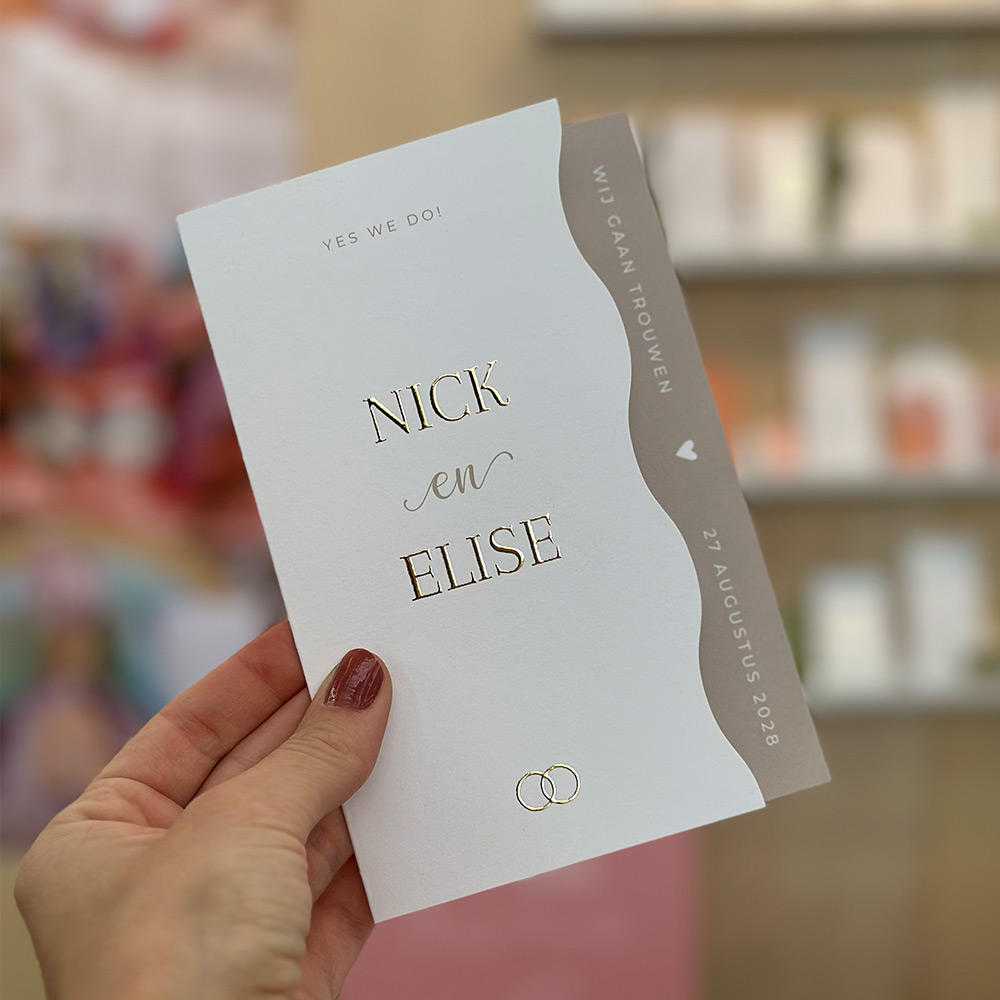 Trouwkaart golfvorm klassiek mokka goud