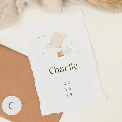Geboortekaartje handgeschept papierlook luchtballon goudfolie (DIY)