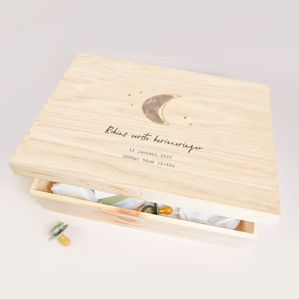 Memorybox met taupekleurige maan en sterren