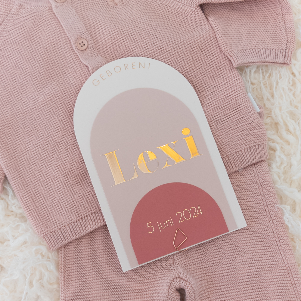Label geboortekaartje in roze tinten met roséfolie
