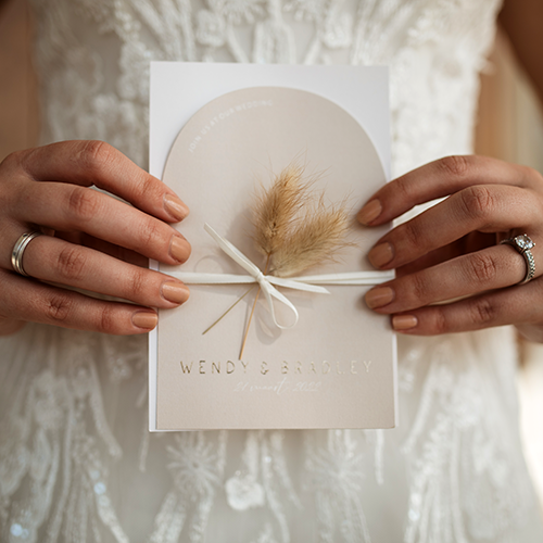 Boogvorm kaartje zand met goudfolie