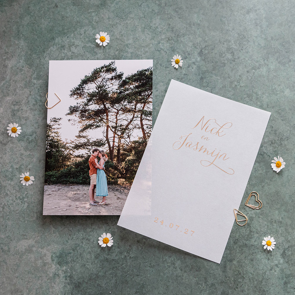 Trouwkaart kalkpapier achterkaart foto romantisch