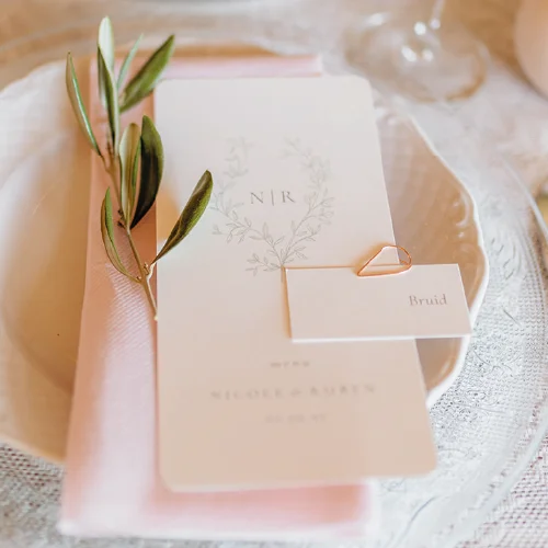 Menukaart chique krans getekend logo