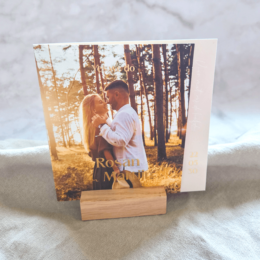 Luxe en originele trouwkaart met foliedruk en eigen foto