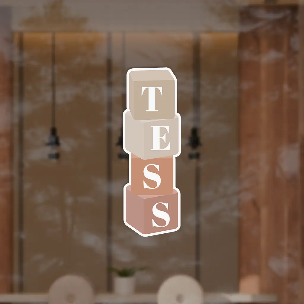 Raamsticker met naam in blokken