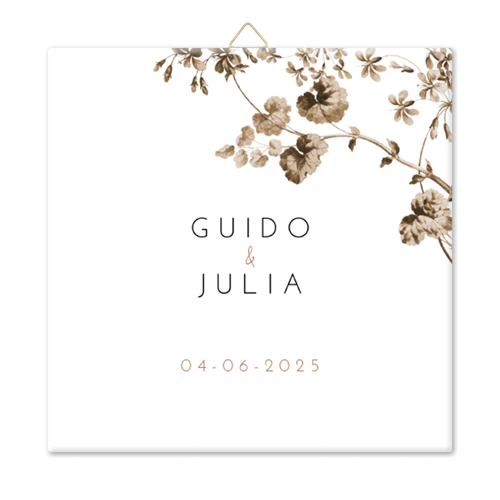 Keramiek tegel met bruine droogbloemen