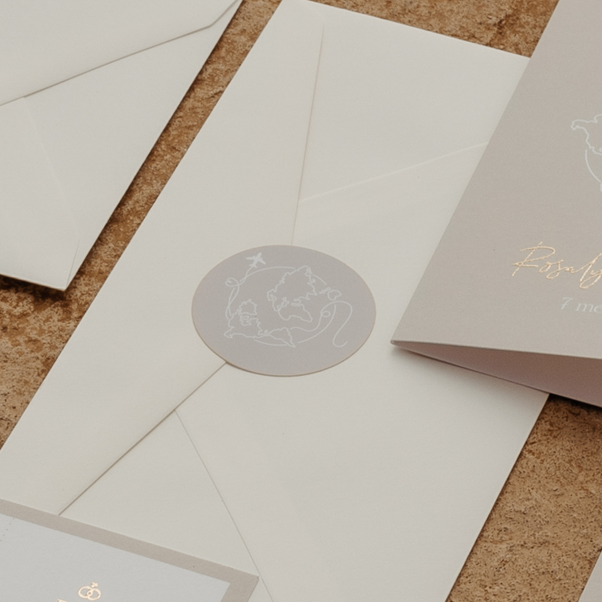 bijpassende sluitsticker paspoort beige