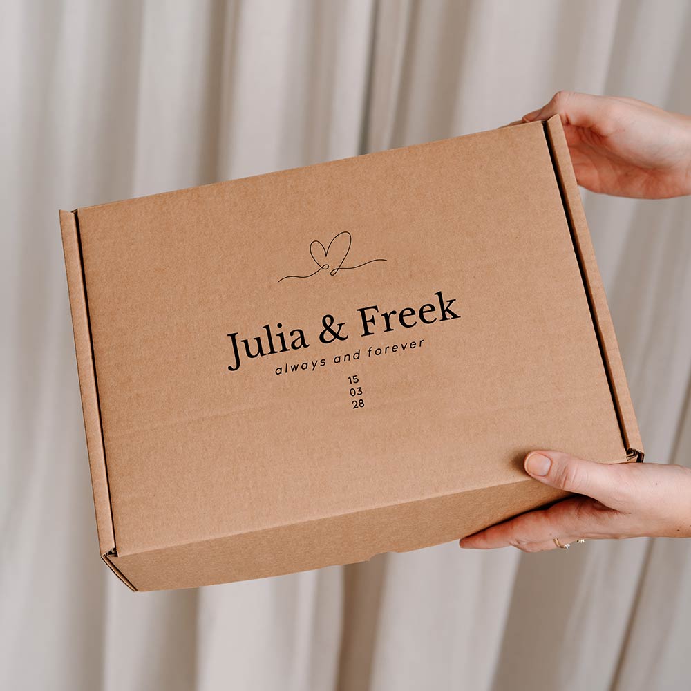 Cadeaudoos bruiloft met naam en lijntekening