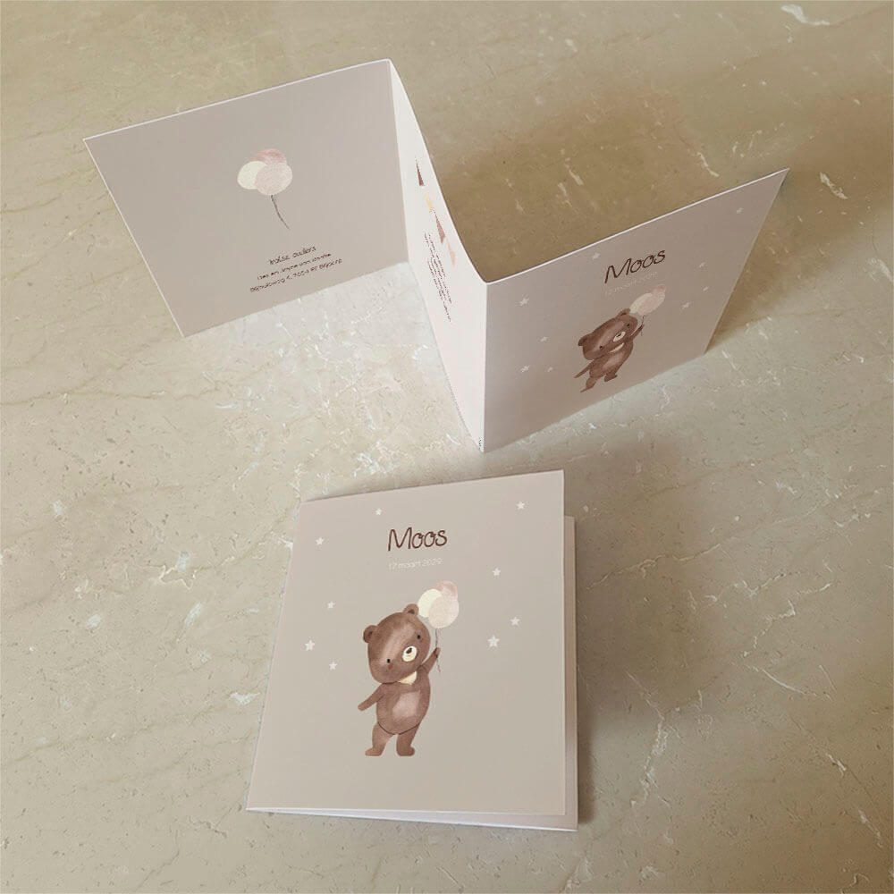 Zigzag geboortekaartje jongen met beer met ballonnen