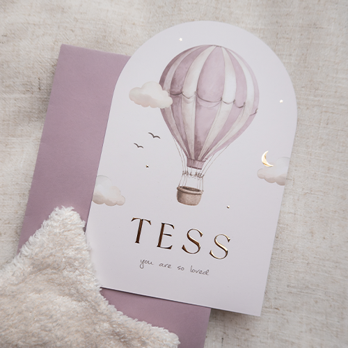 Geboortekaartje meisje met roze luchtballon en goudfolie