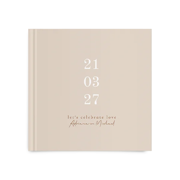 Minimalistisch gastenboek in neutrale kleuren