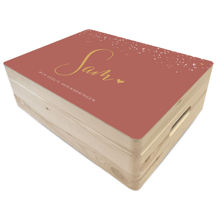 Houten geboorte memory box voor een meisje met stipjes en hartjes
