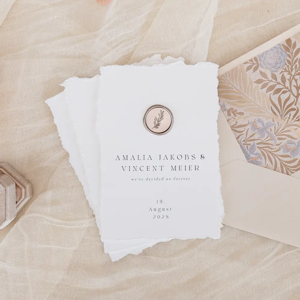 Luxuriöse Hochzeitseinladung Büttenpapier-Stil mit Wachssiegel