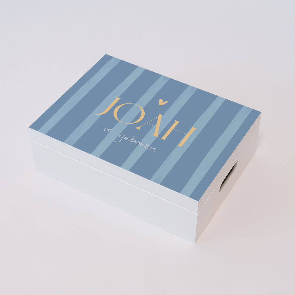 Witte memorybox met blauwe strepen en hartje