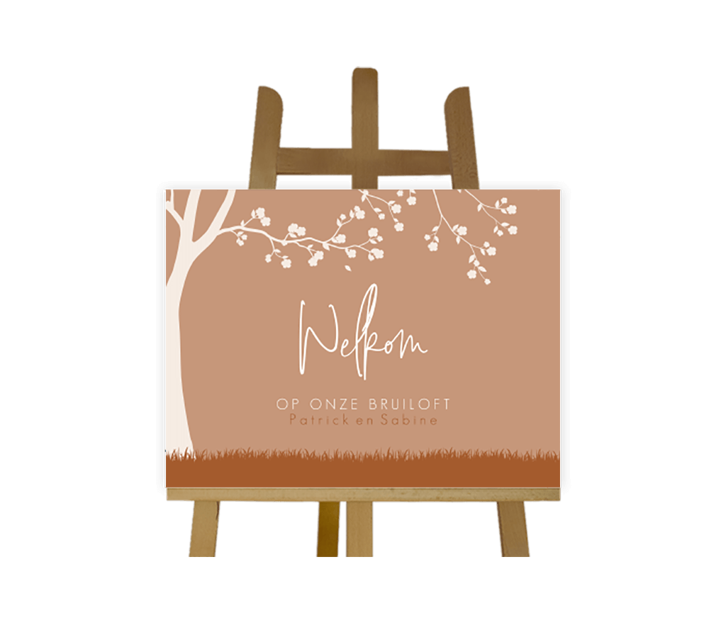 Bruiloftsbord met boom en roestbruine kleuren