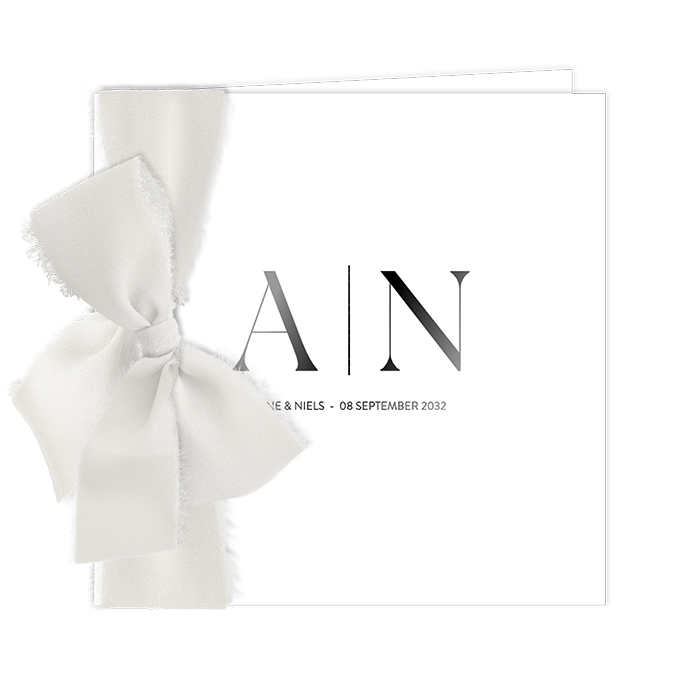 Klassieke trouwkaart met lint en lakletter