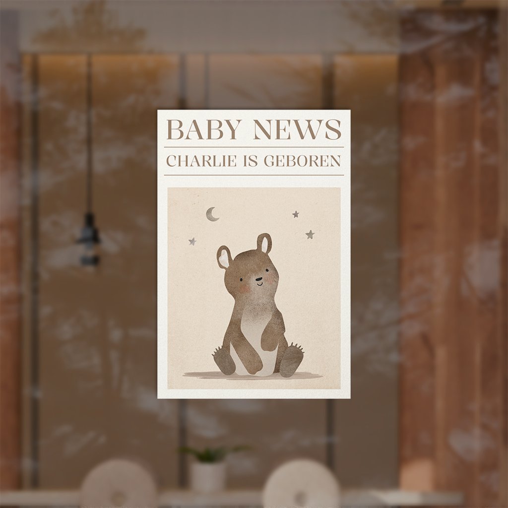 Originele raamsticker baby news krant-look met lief beertje