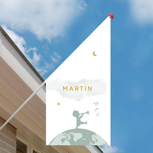 geboortevlag jongetje met trompet wereldbol