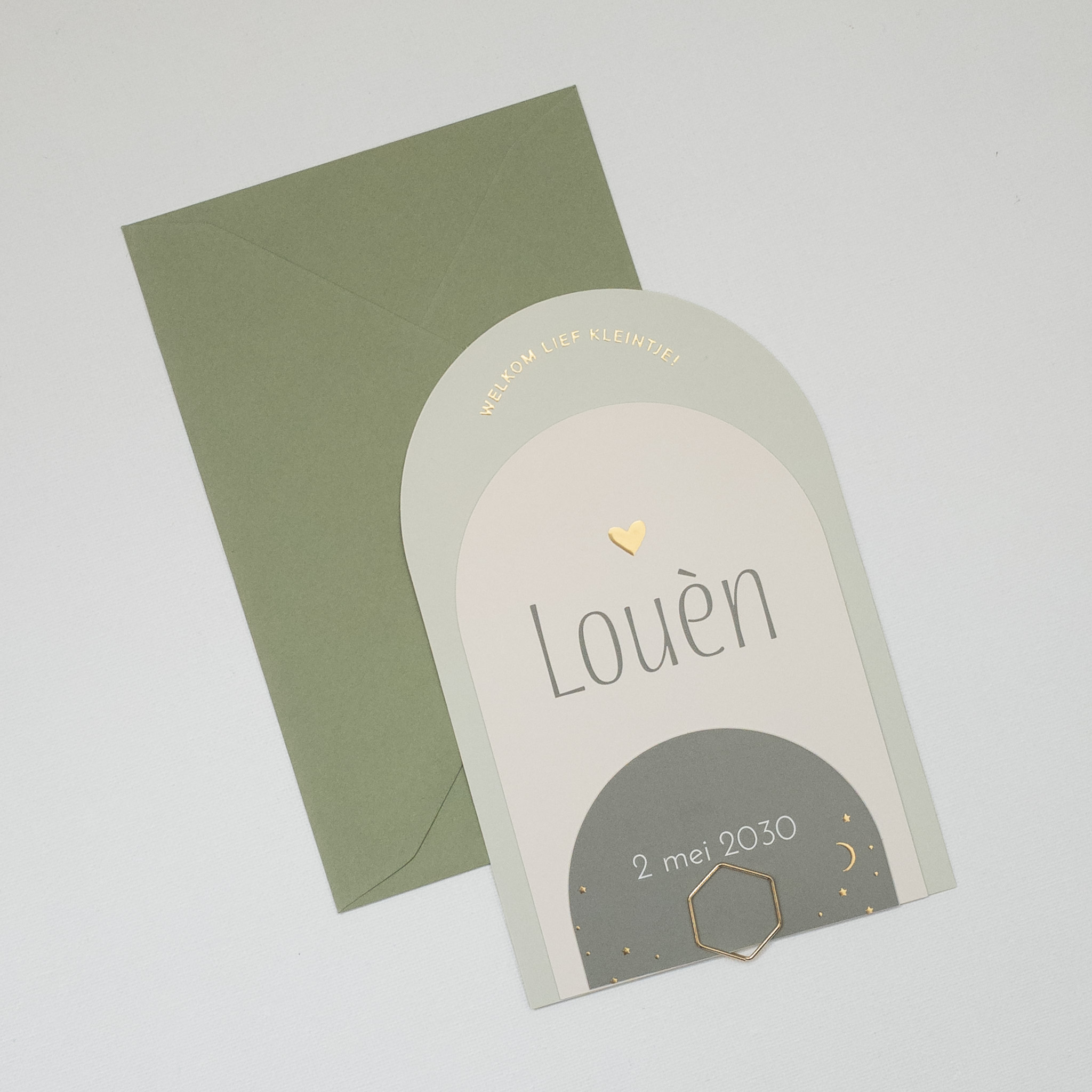 Label geboortekaartje boogvorm groen goud