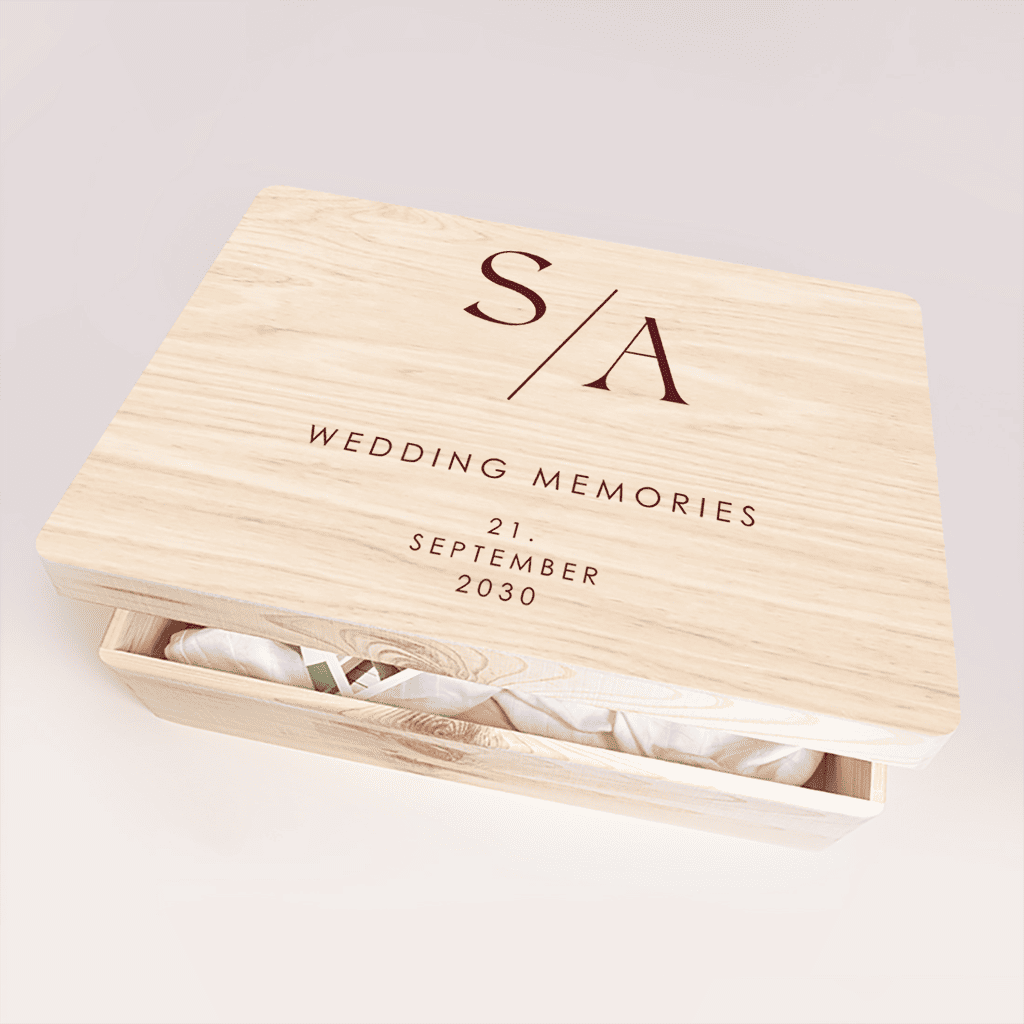 Erinnerungskiste Hochzeit mit Initialen