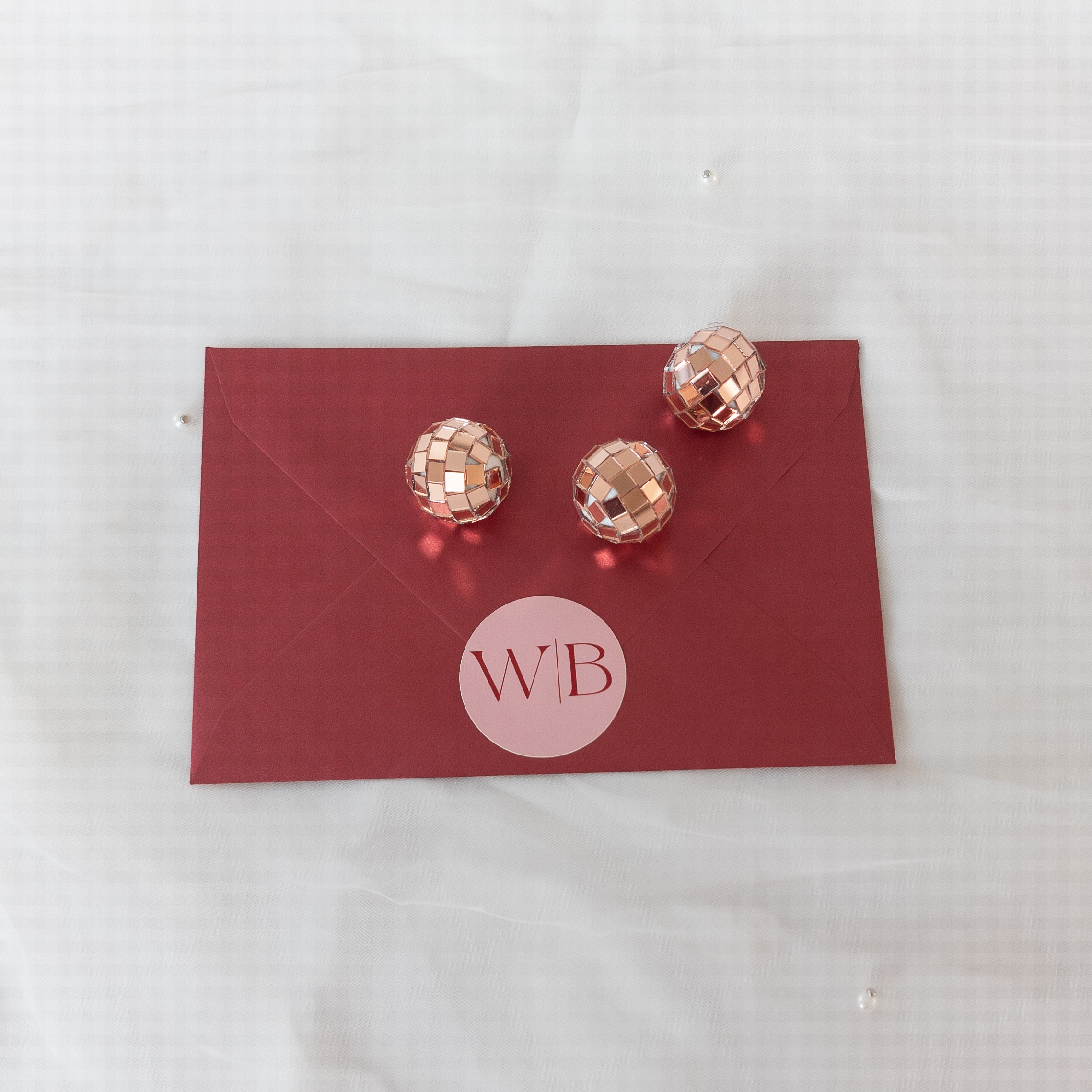 Sluitsticker roze rood logo