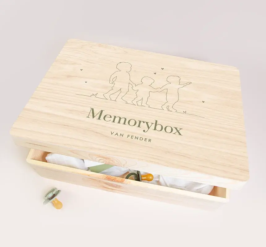 Klassieke memorybox voor een broertje met silhouetten