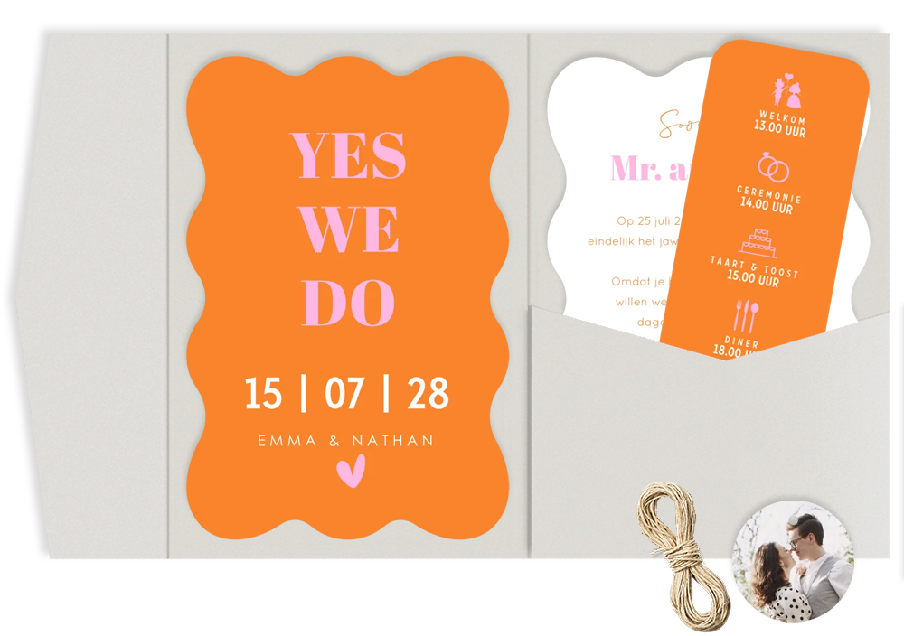 Pocketfold trouwkaart golvend oranje roze datum trouw symbolen