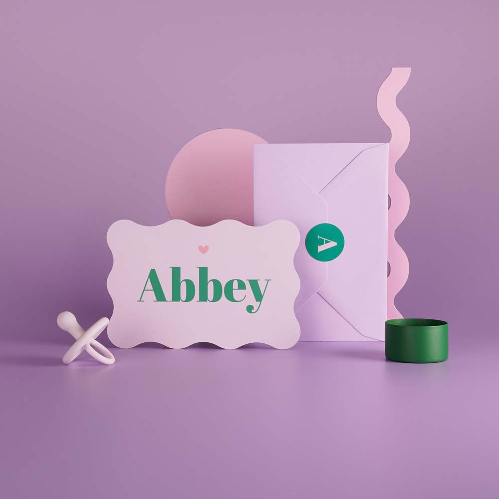 Geboortekaartje in unieke trendy vorm met colourblocking