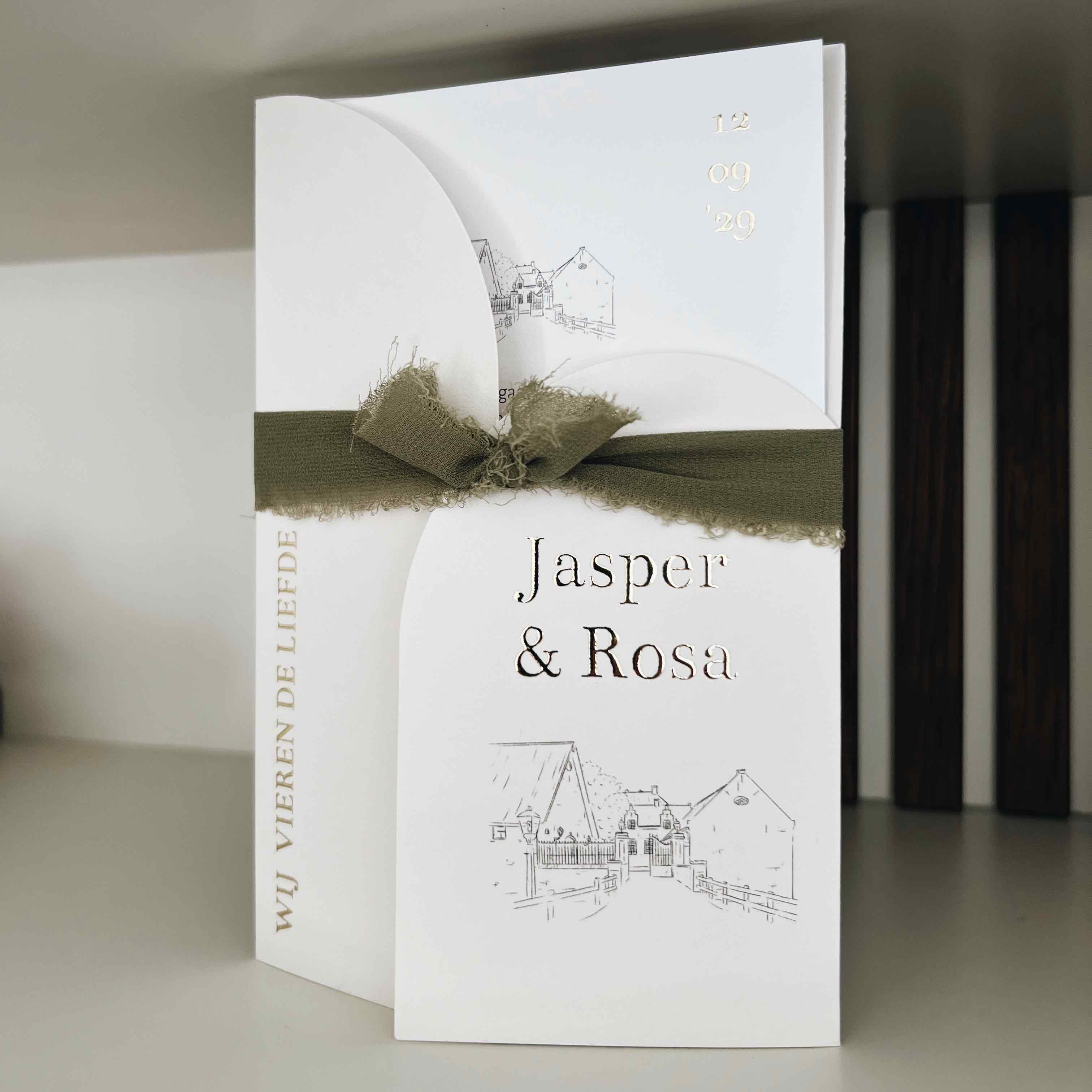 Klassieke trouwkaart met trouwlocatie slot Doddendael beige goud 