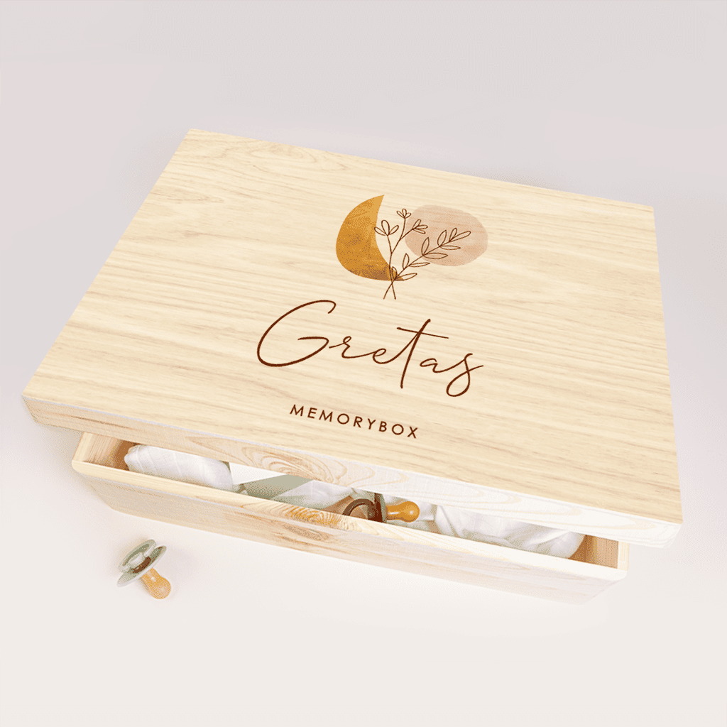 Memorybox aus Holz mit kindgerechten Illustrationen