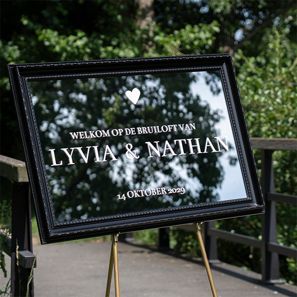 Spiegelsticker met namen en hartje