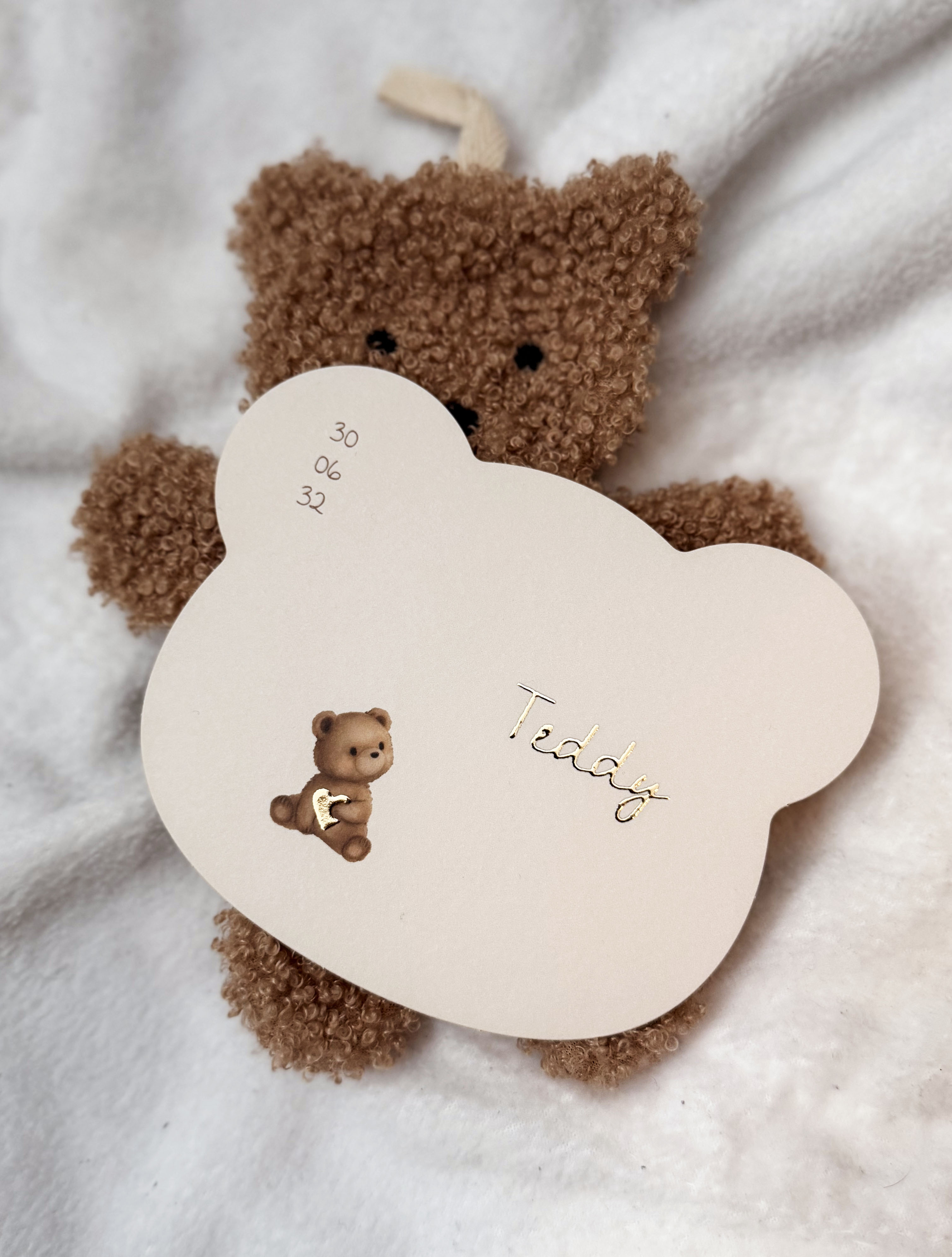 Berenhoofd vorm geboortekaartje knuffelbeertje teddy beer foliehartje
