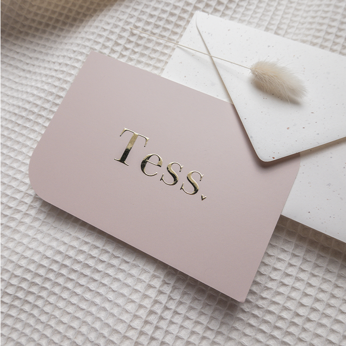 Lief geboortekaartje bijzondere vorm oudroze met goudfolie