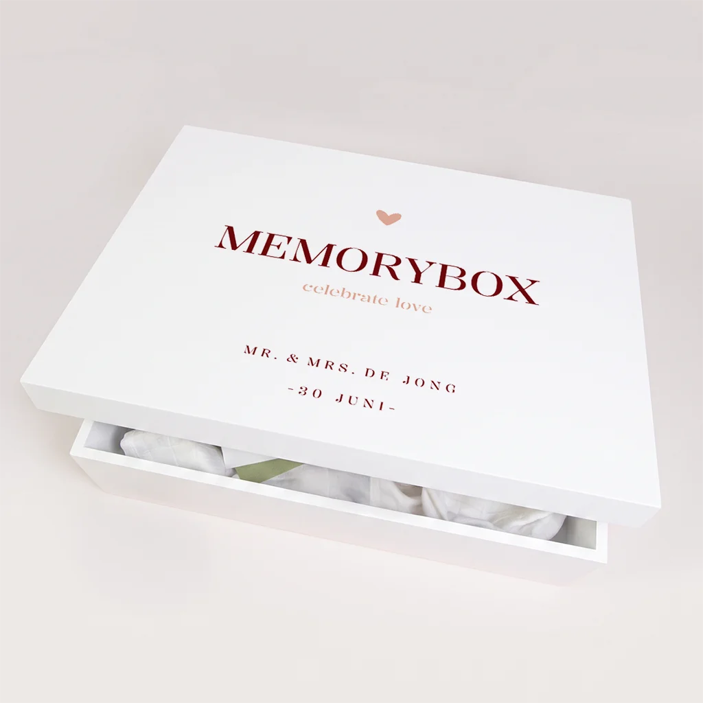 Memorybox huwelijk met rode typografie en hartje