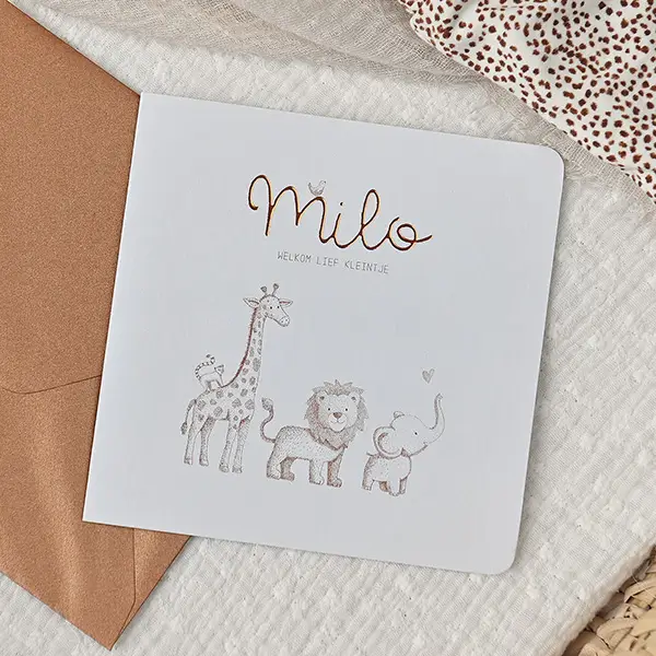 Stoer koperfolie geboortekaartje in beige met leeuw, olifant en giraf