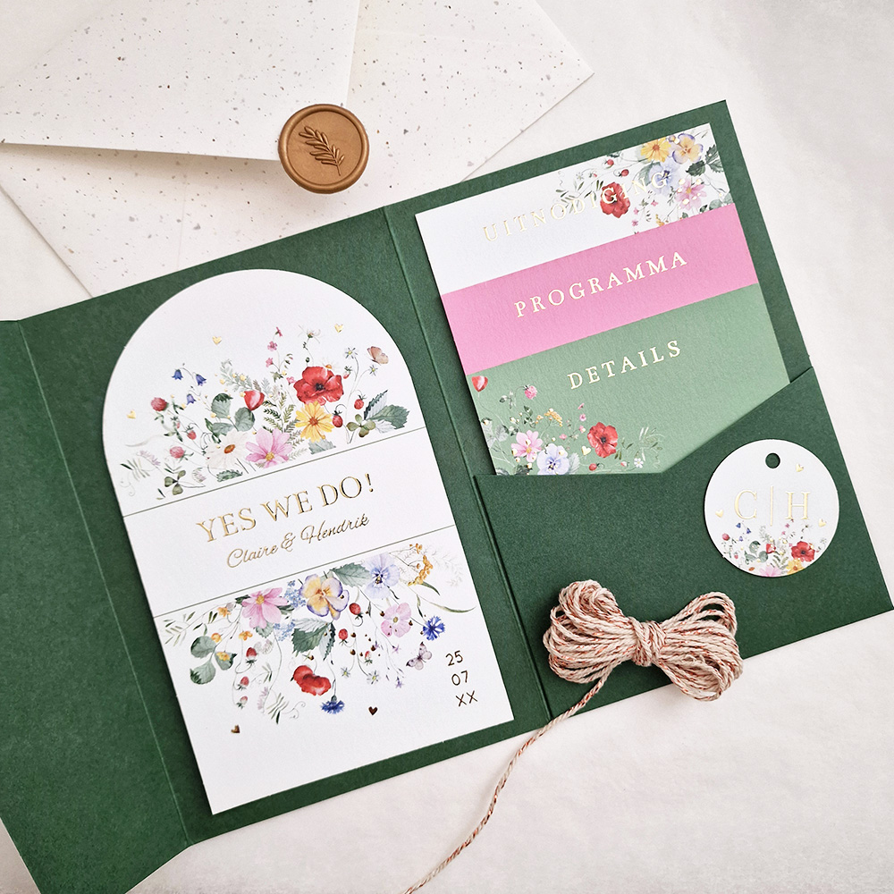 Pocketfold trouwkaart veldbloemen rood geel goudfolie
