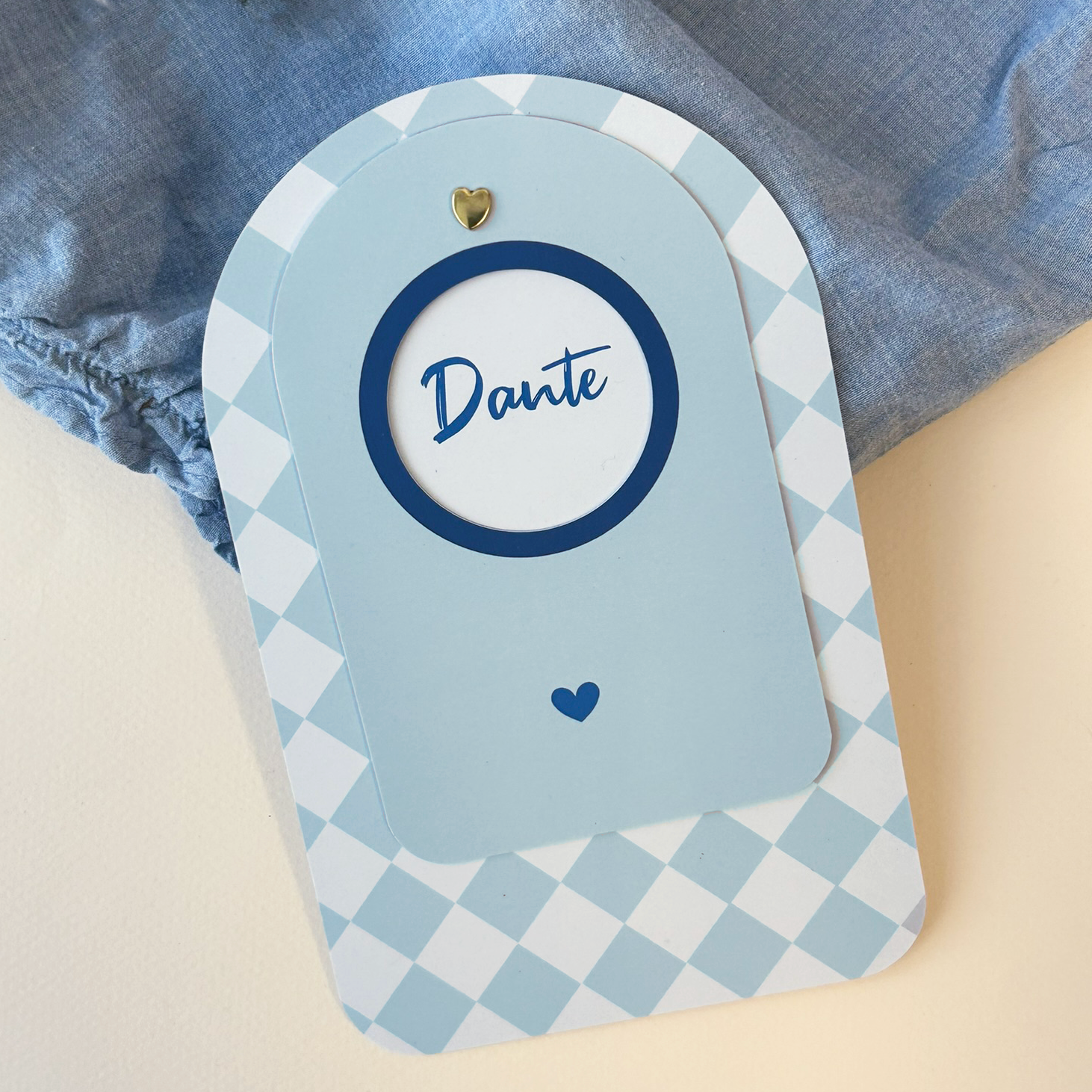 Een hippe 2-delige geboortekaart met ruit en doorkijkje