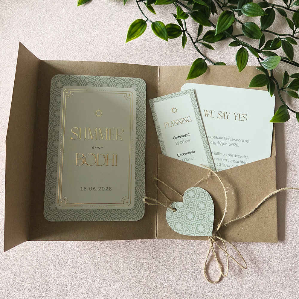 Pocketfold boho trouwkaart met mediterraans patroon en labeltje