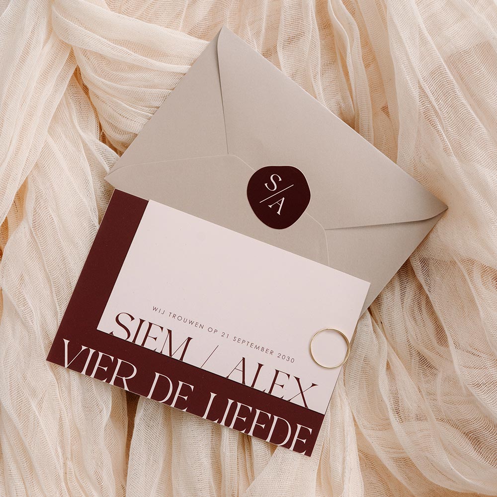 Label trouwkaart in cherry kleur