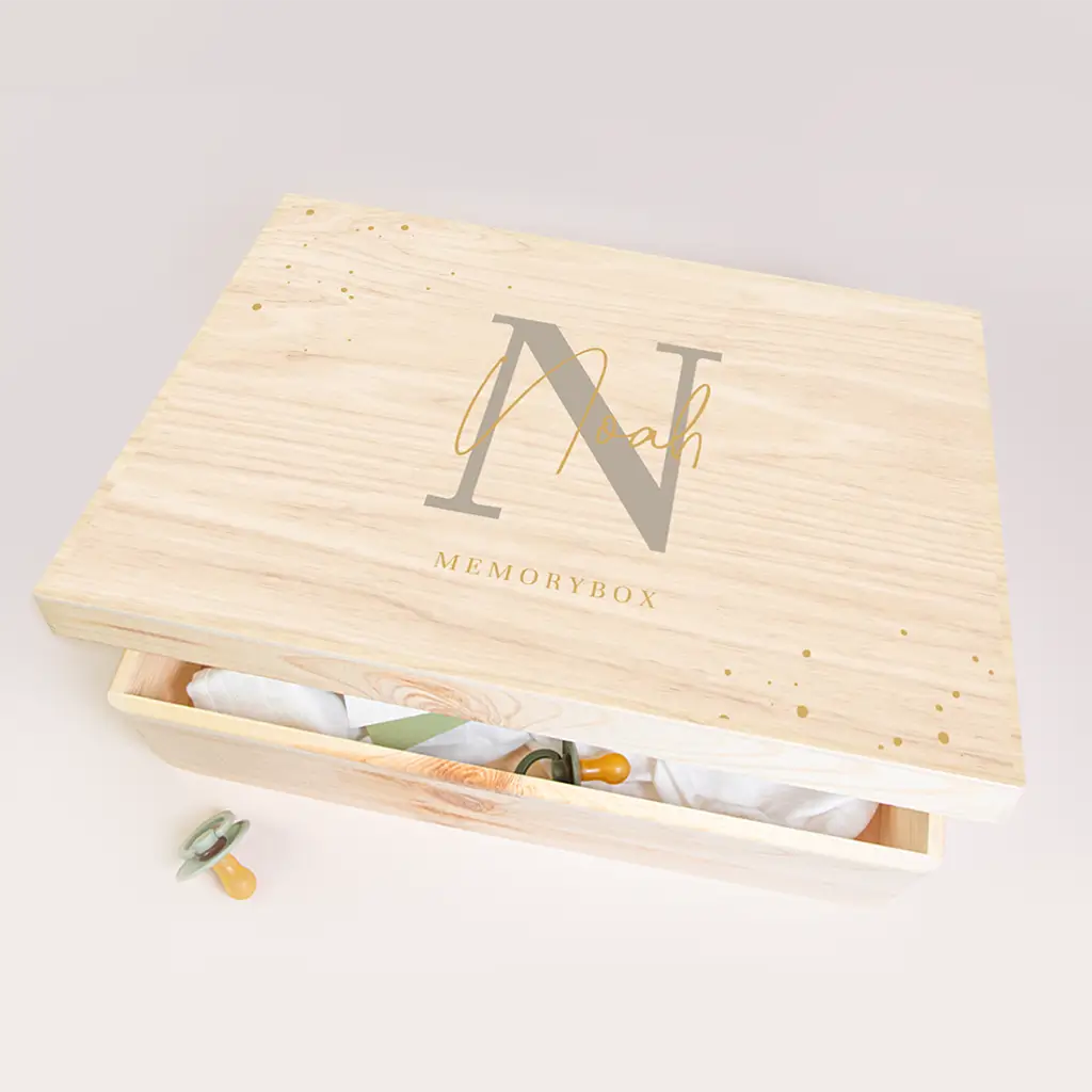 Memorybox baby met initiaal en naam