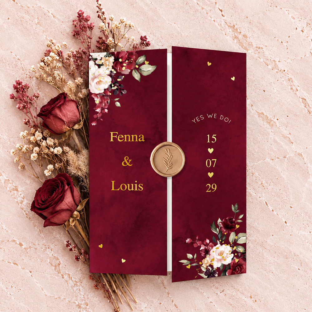 Drieluik trouwkaart rood bloemen luxe goudfolie