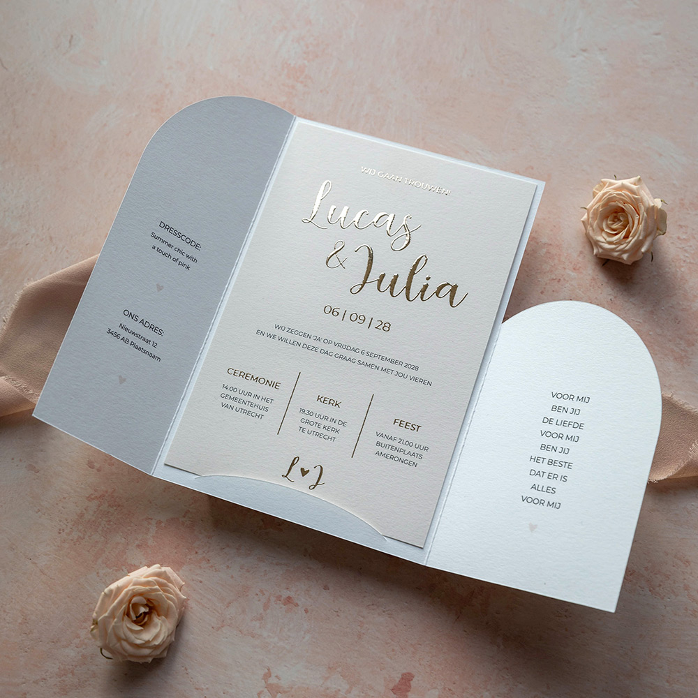 Trouwkaart zachtroze chique goudfolie