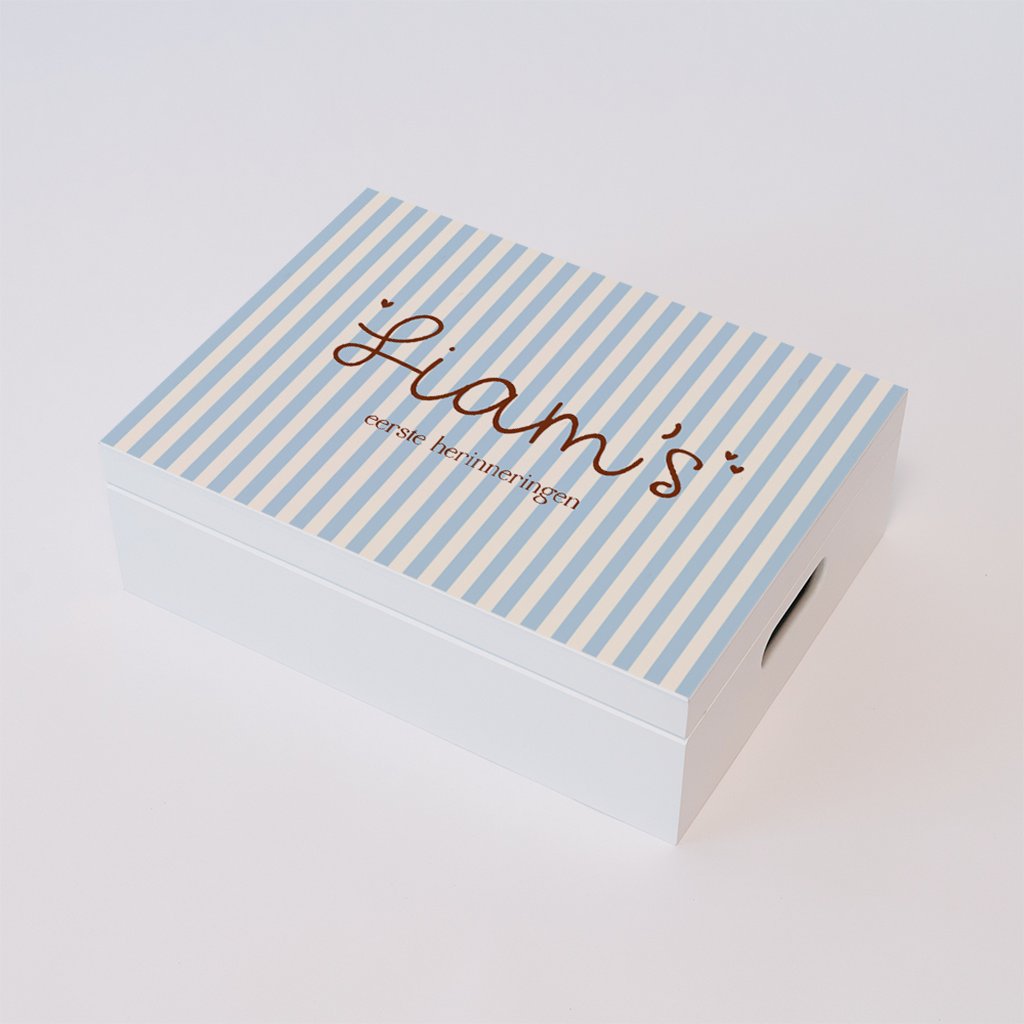 Leuke memorybox (wit) met blauwe strepen en hartjes