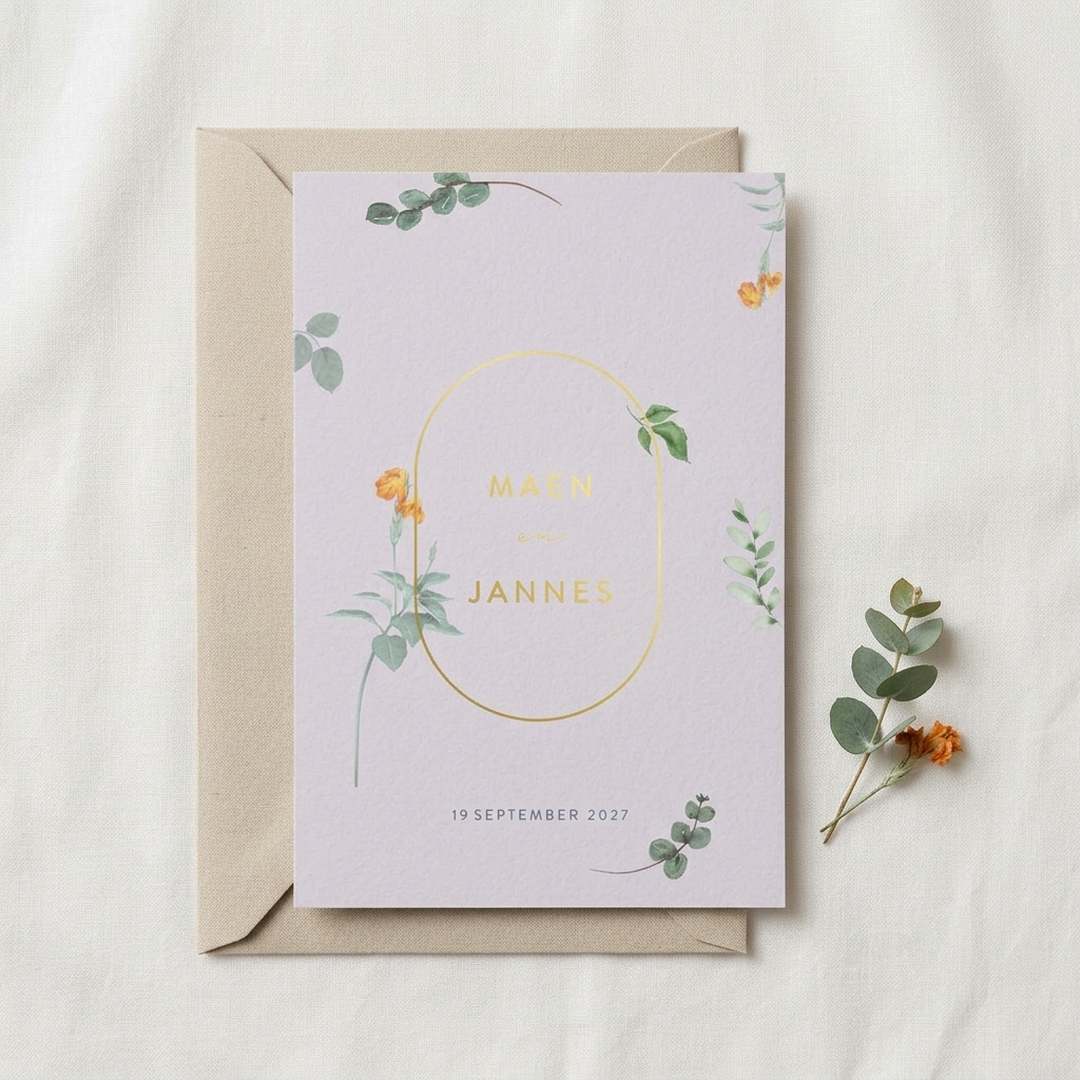 Trouwkaart lila blaadjes bloemen